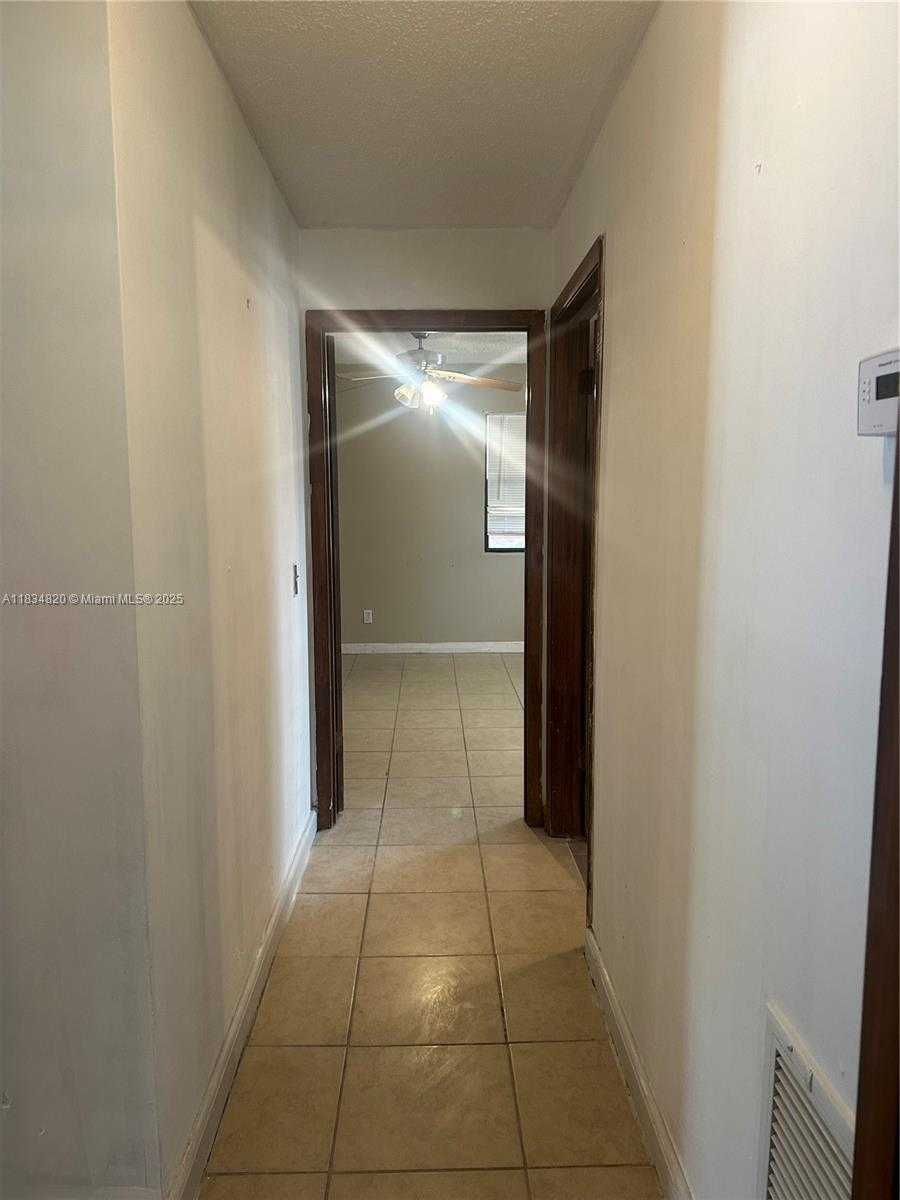 Small Image of 532 BOND, Clewiston Number 12