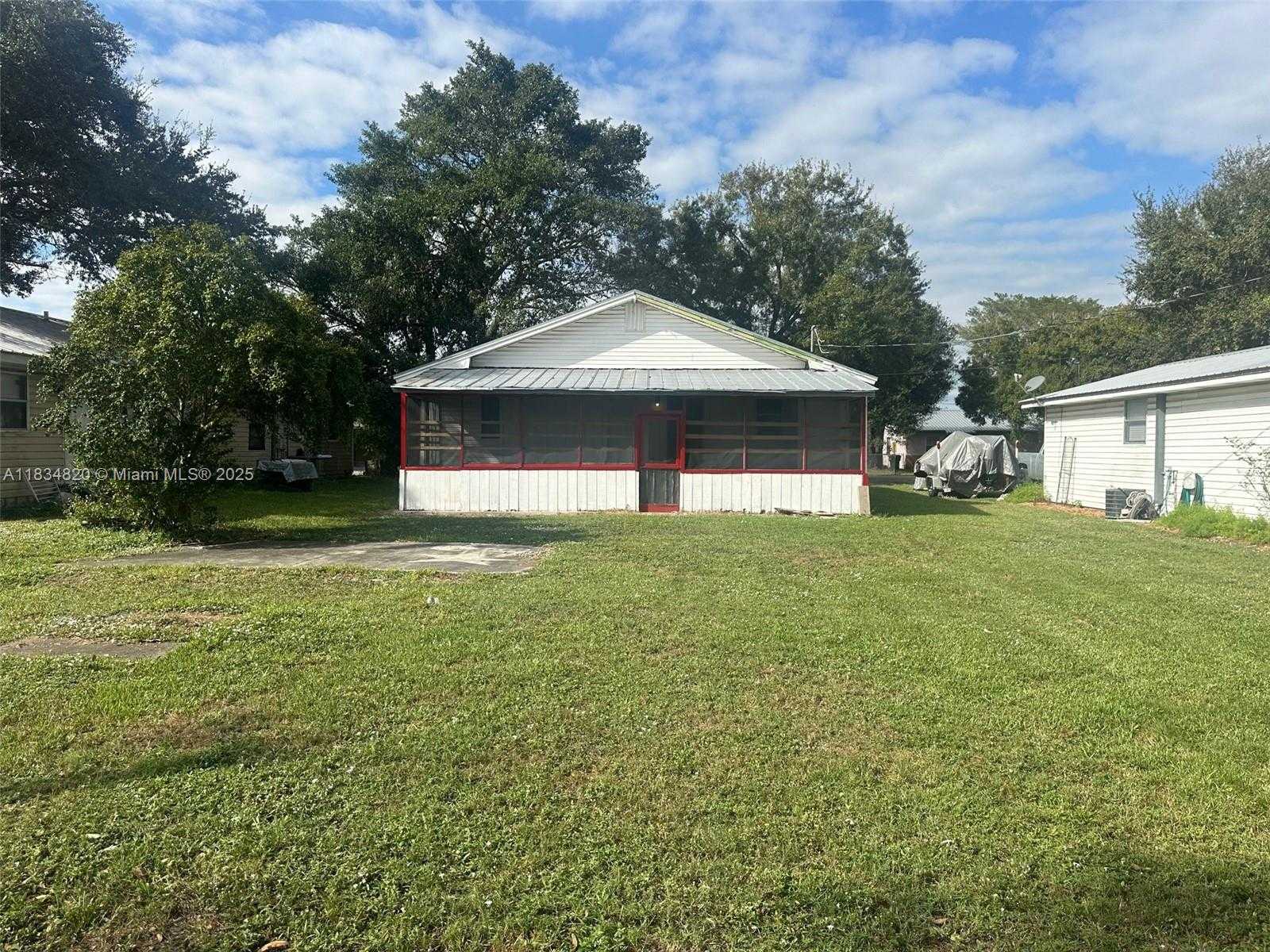 Small Image of 532 BOND, Clewiston Number 17