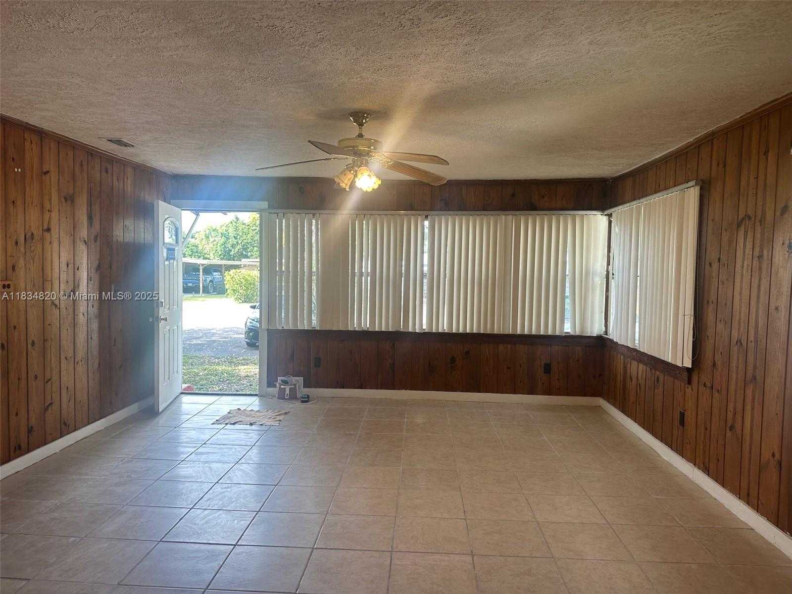 Small Image of 532 BOND, Clewiston Number 3