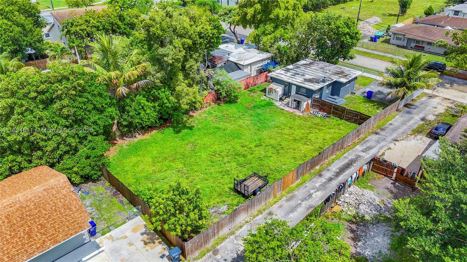 Small Image of 5734 MCKINLEY ST, Hollywood Number 12