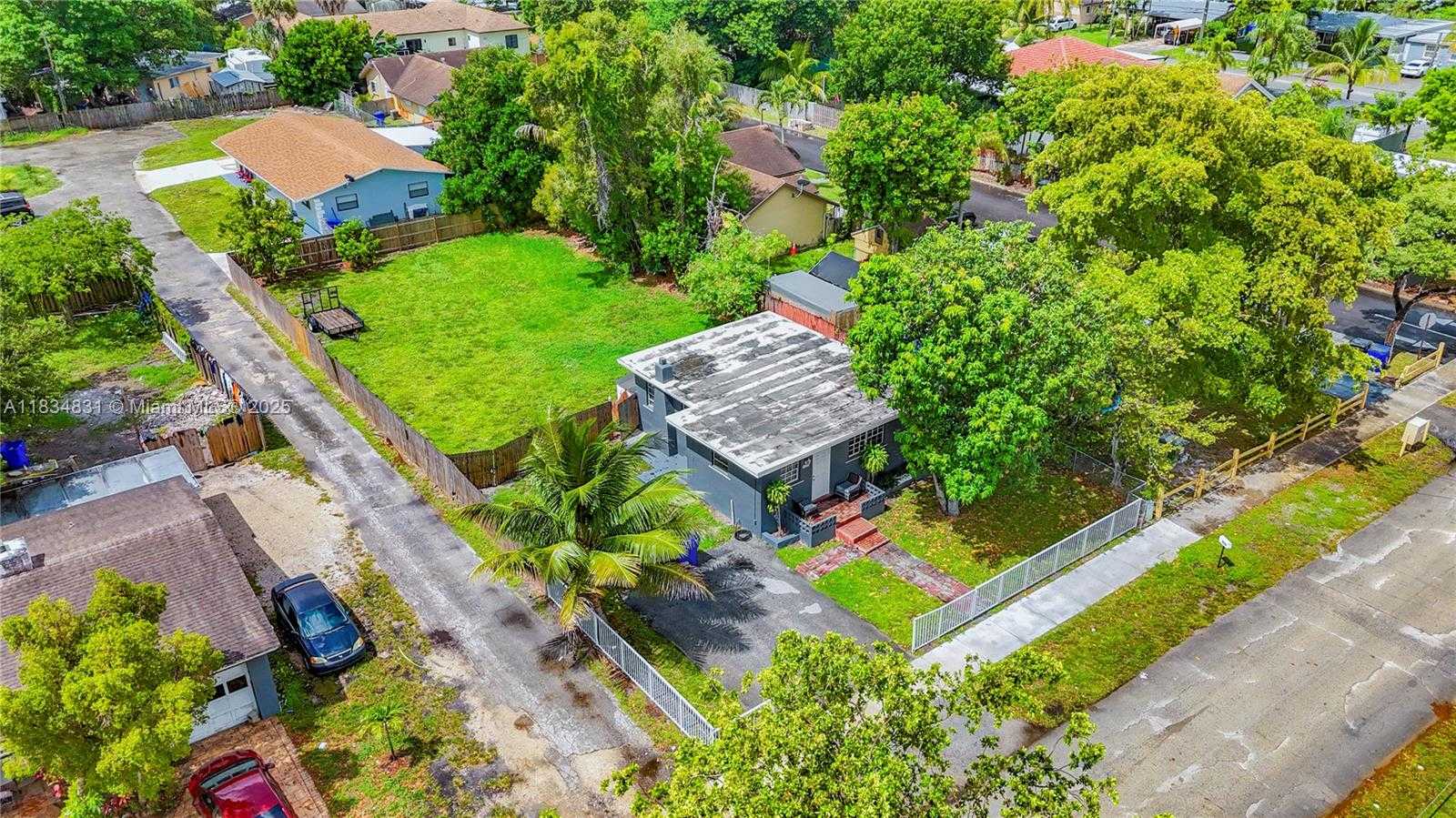 Small Image of 5734 MCKINLEY ST, Hollywood Number 14
