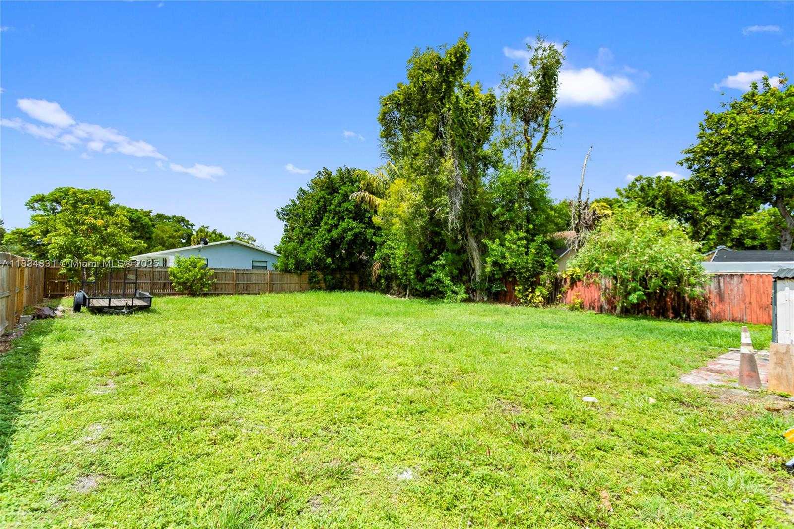 Small Image of 5734 MCKINLEY ST, Hollywood Number 15