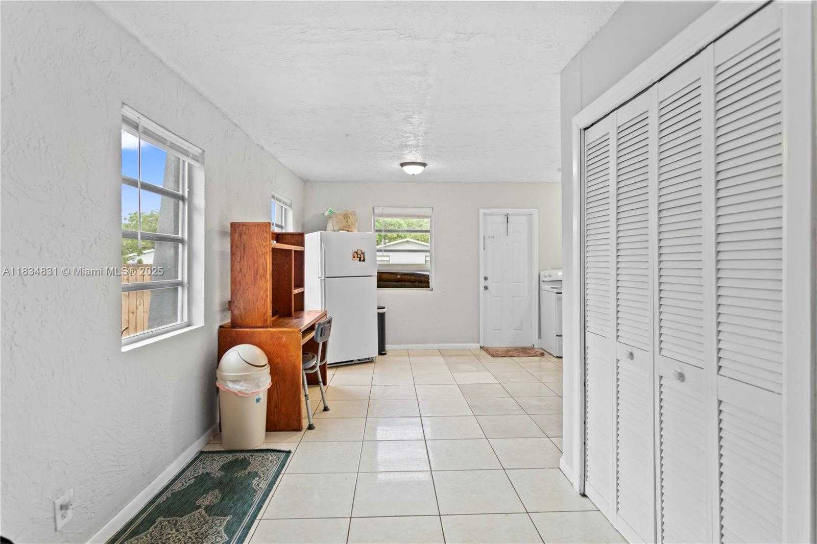 Small Image of 5734 MCKINLEY ST, Hollywood Number 27