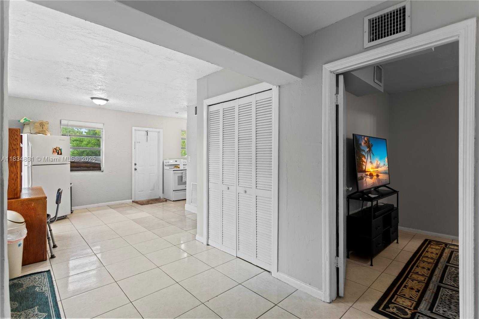 Small Image of 5734 MCKINLEY ST, Hollywood Number 29