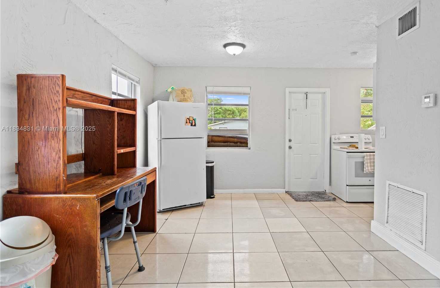 Small Image of 5734 MCKINLEY ST, Hollywood Number 30