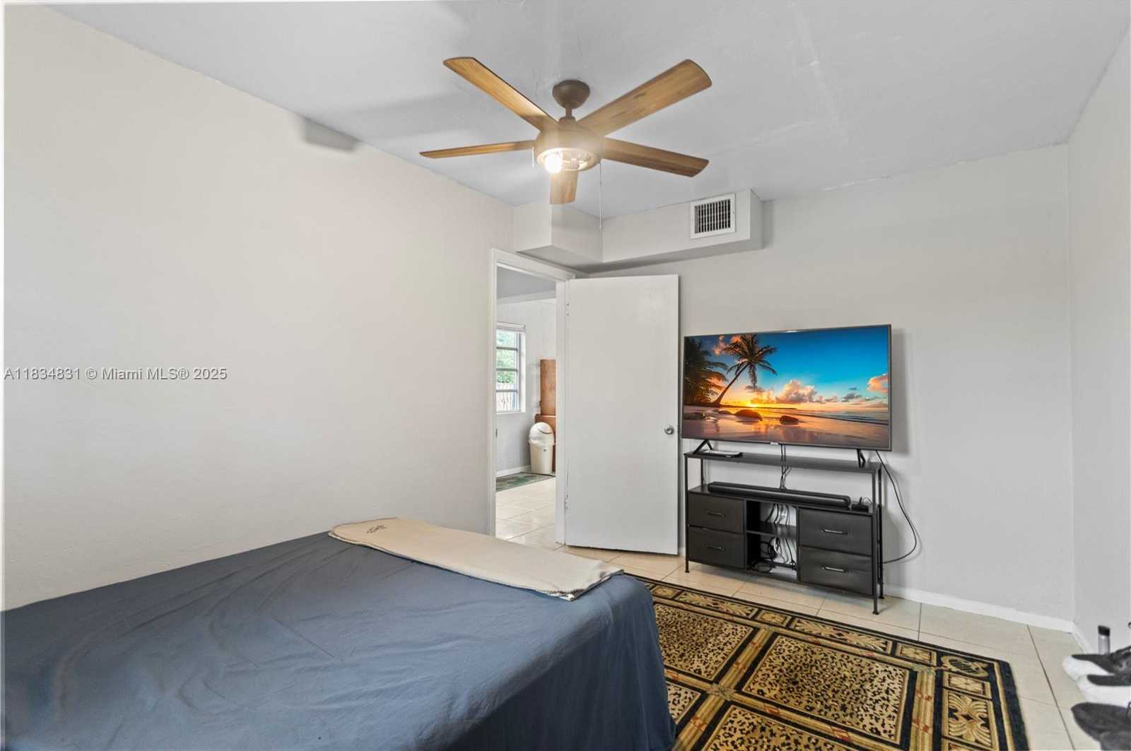 Small Image of 5734 MCKINLEY ST, Hollywood Number 43