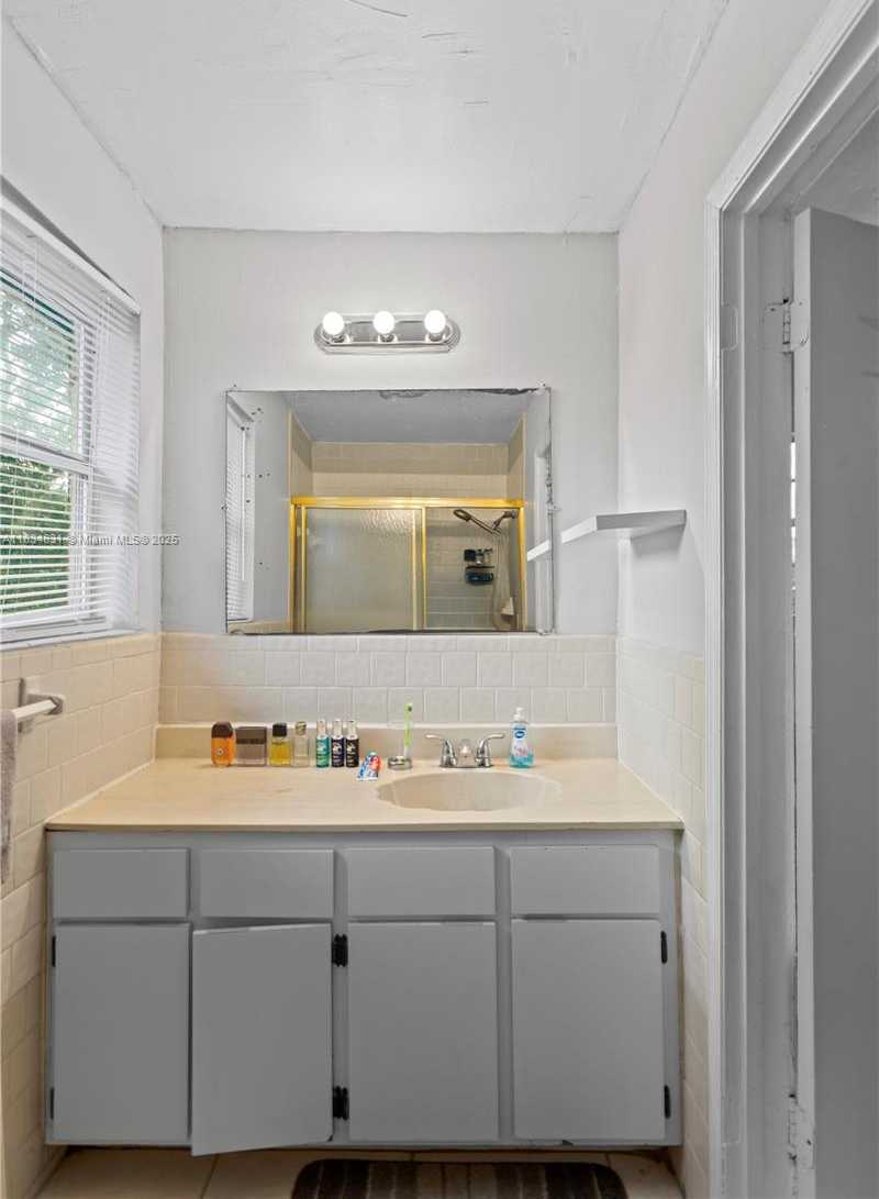 Small Image of 5734 MCKINLEY ST, Hollywood Number 47