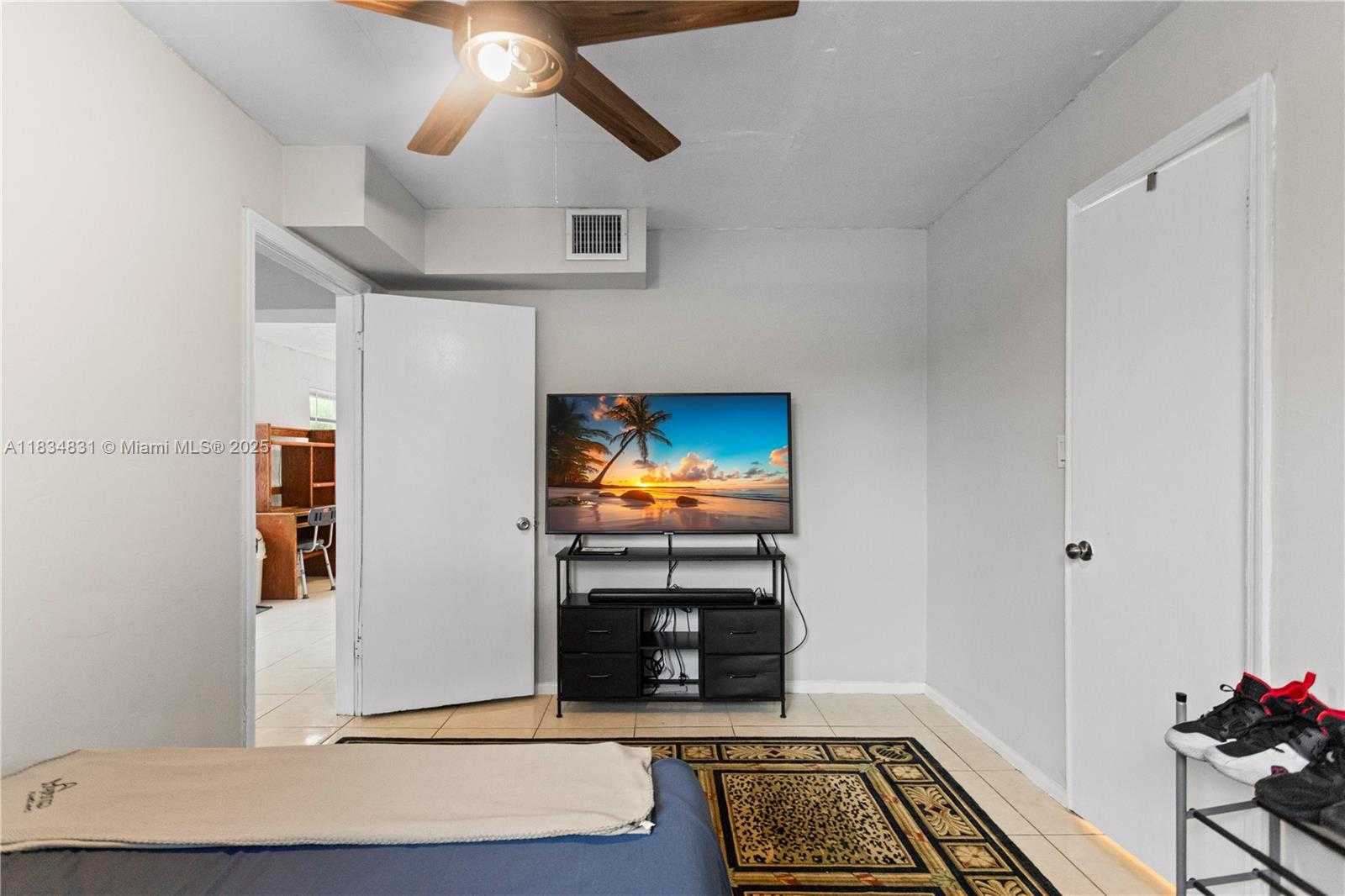 Small Image of 5734 MCKINLEY ST, Hollywood Number 48