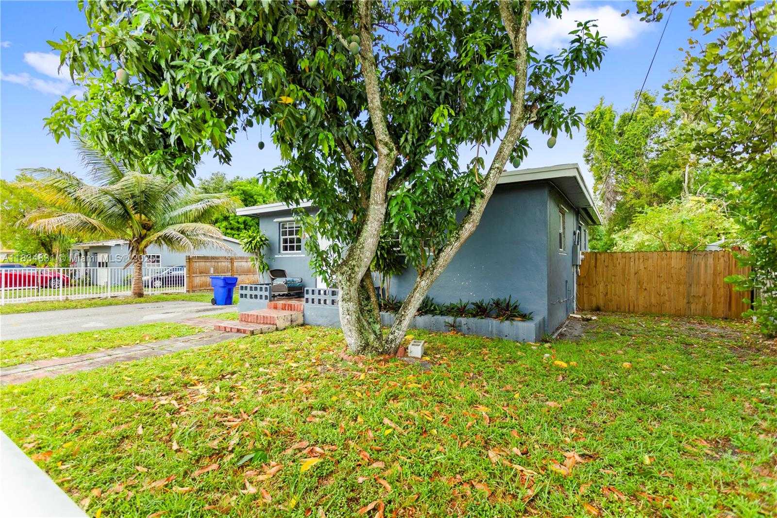 Small Image of 5734 MCKINLEY ST, Hollywood Number 5