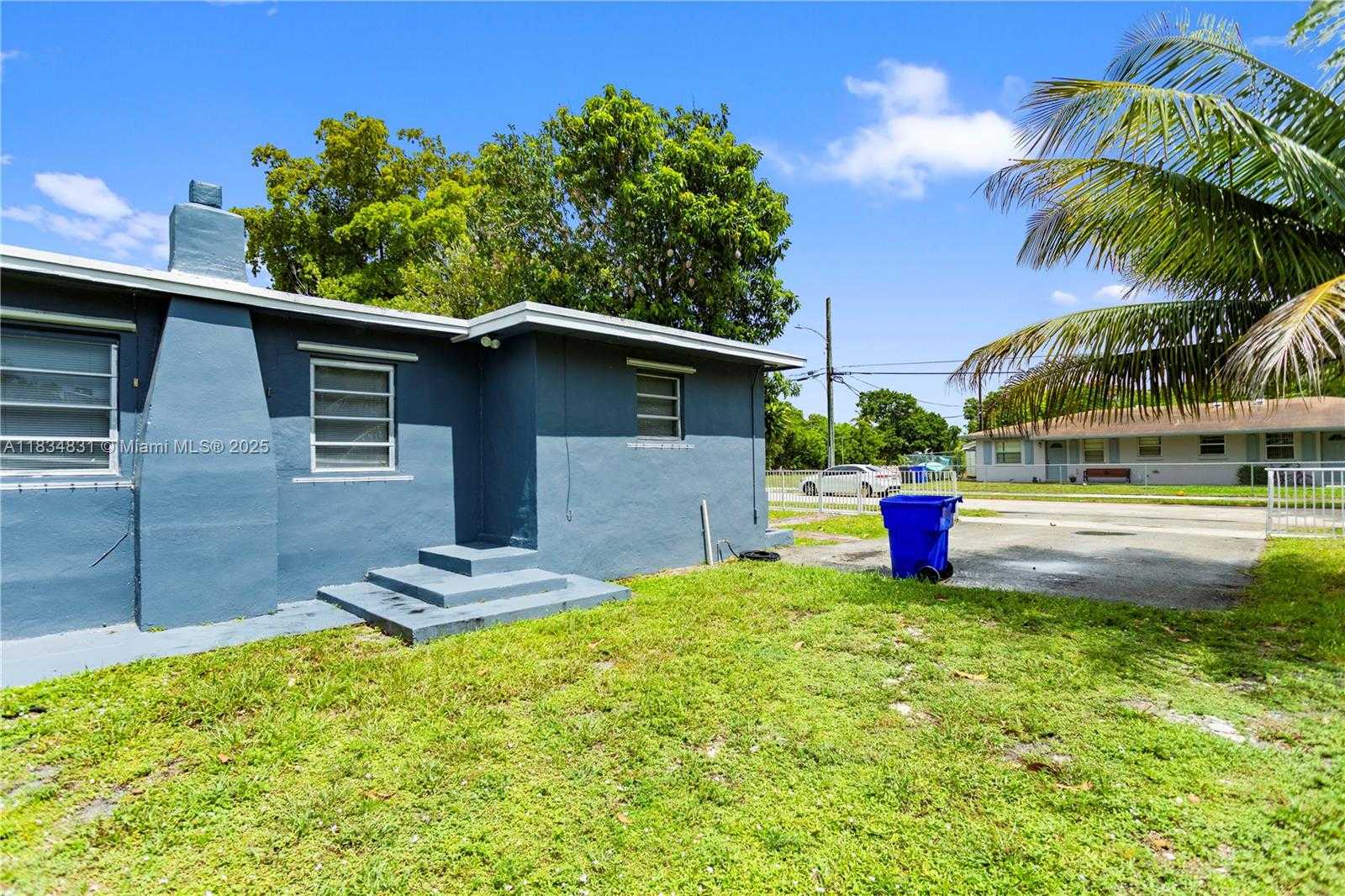 Small Image of 5734 MCKINLEY ST, Hollywood Number 6