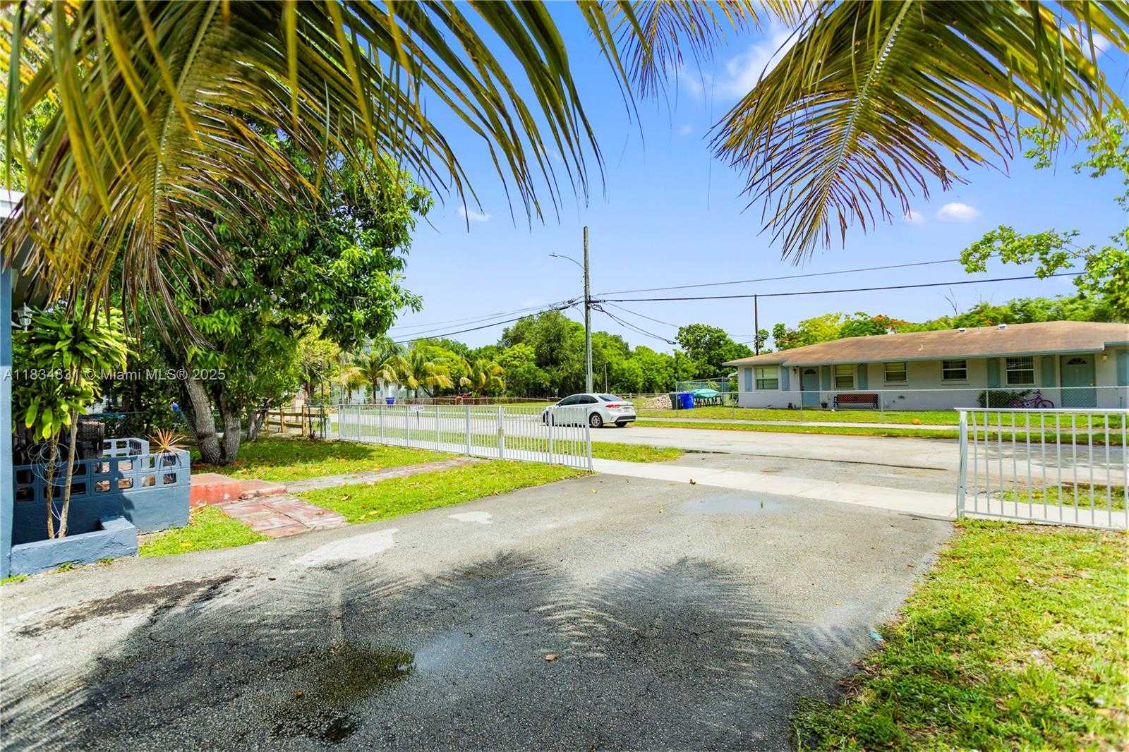 Small Image of 5734 MCKINLEY ST, Hollywood Number 7