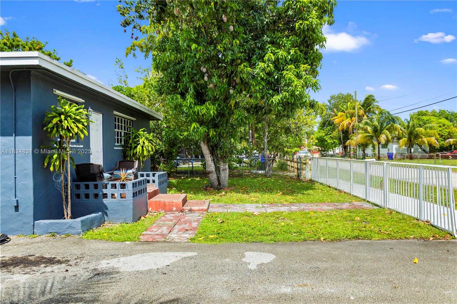 Small Image of 5734 MCKINLEY ST, Hollywood Number 8