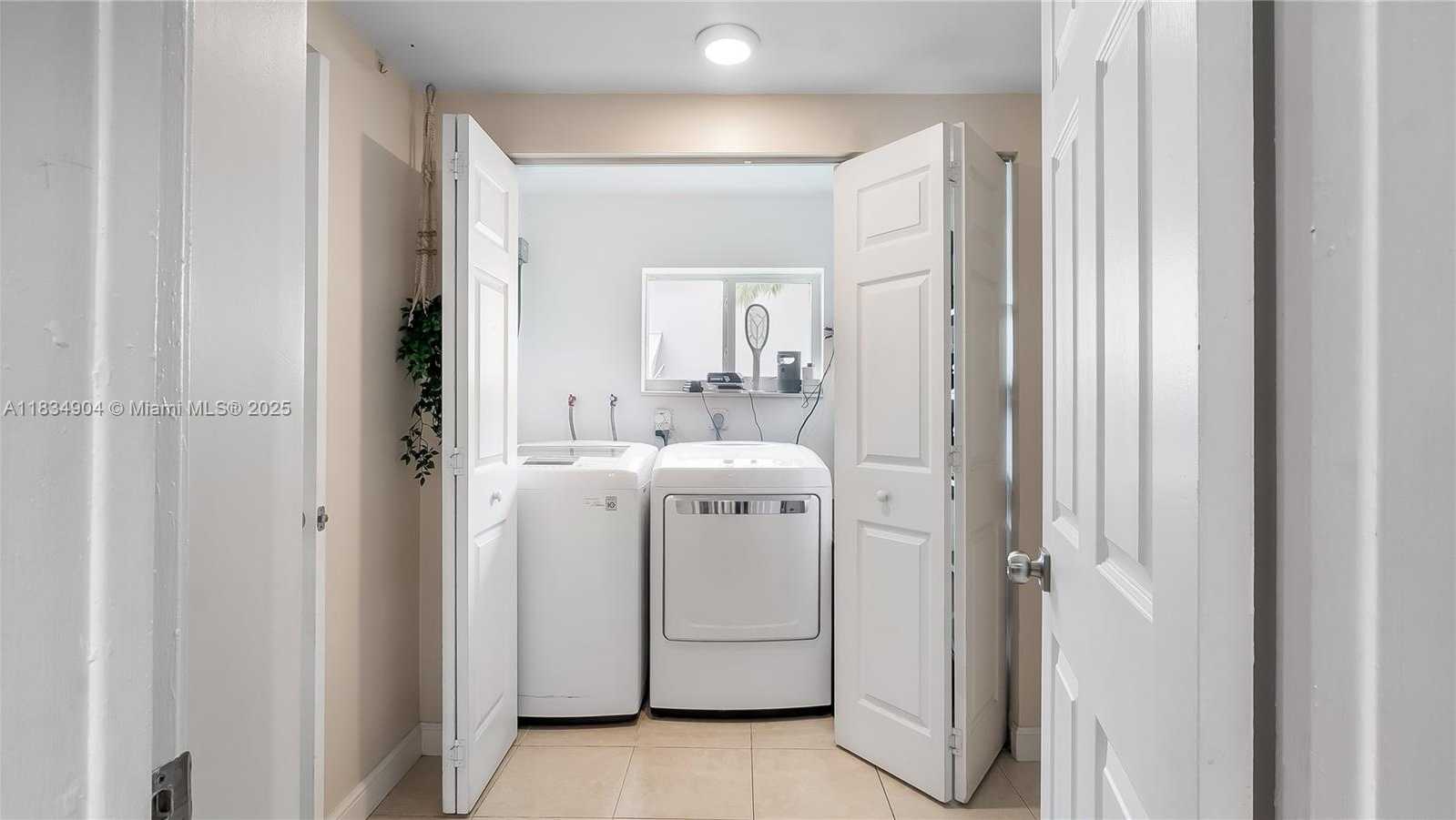 Small Image of 5103 SOUTH WEST 93RD AVE, Cooper City Number 27