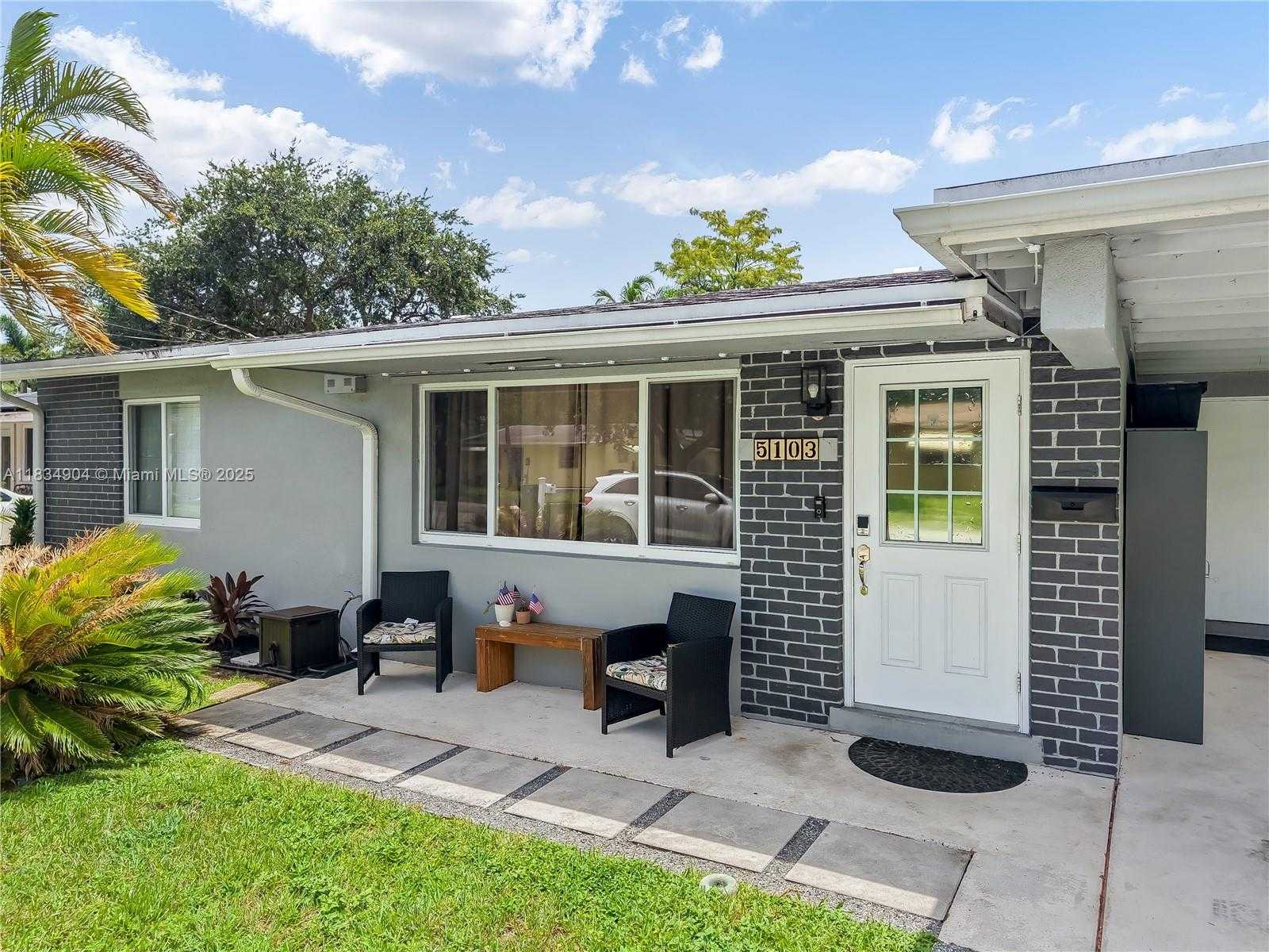 Small Image of 5103 SOUTH WEST 93RD AVE, Cooper City Number 3