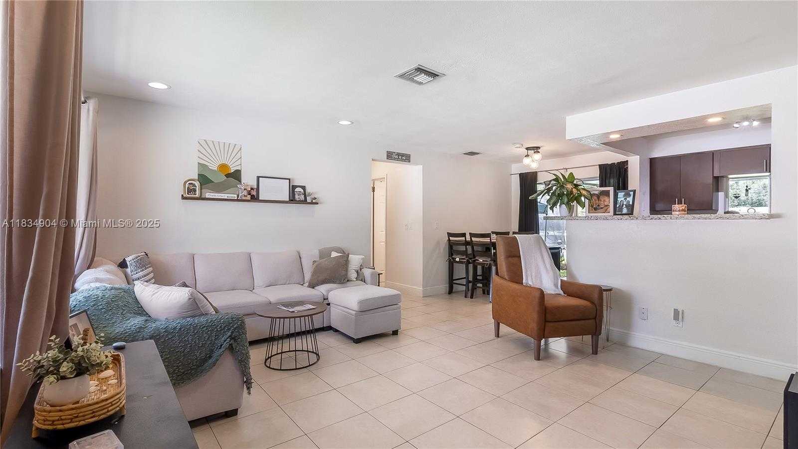 Small Image of 5103 SOUTH WEST 93RD AVE, Cooper City Number 8
