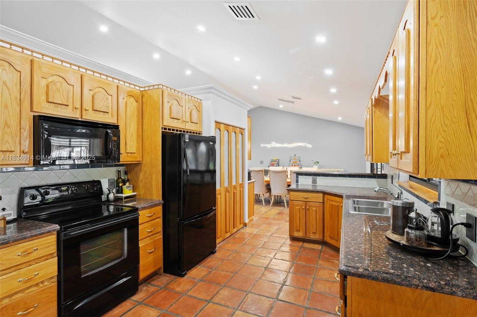 Small Image of 14040 SOUTH WEST 14TH ST, Davie Number 10