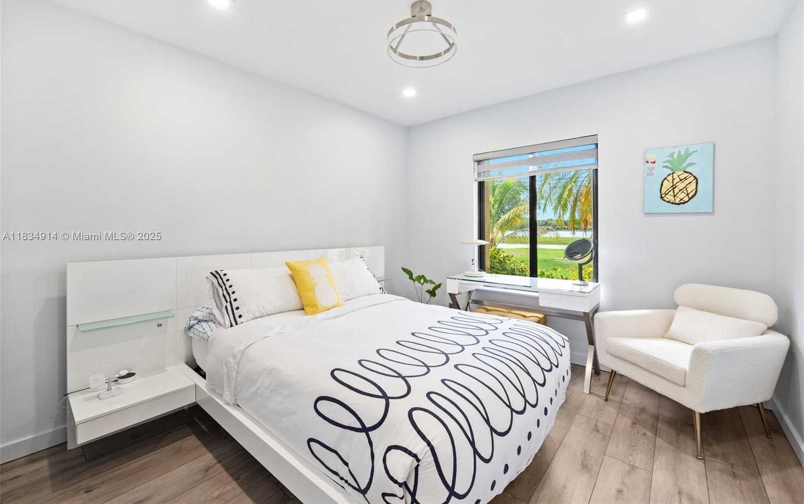 Small Image of 14040 SOUTH WEST 14TH ST, Davie Number 15