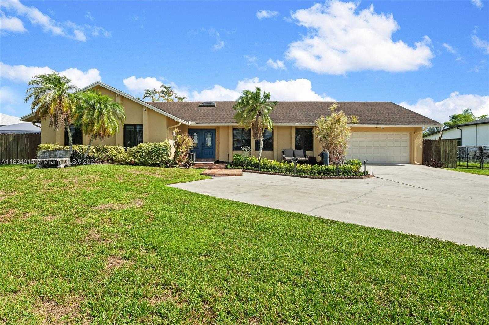 Small Image of 14040 SOUTH WEST 14TH ST, Davie Number 4