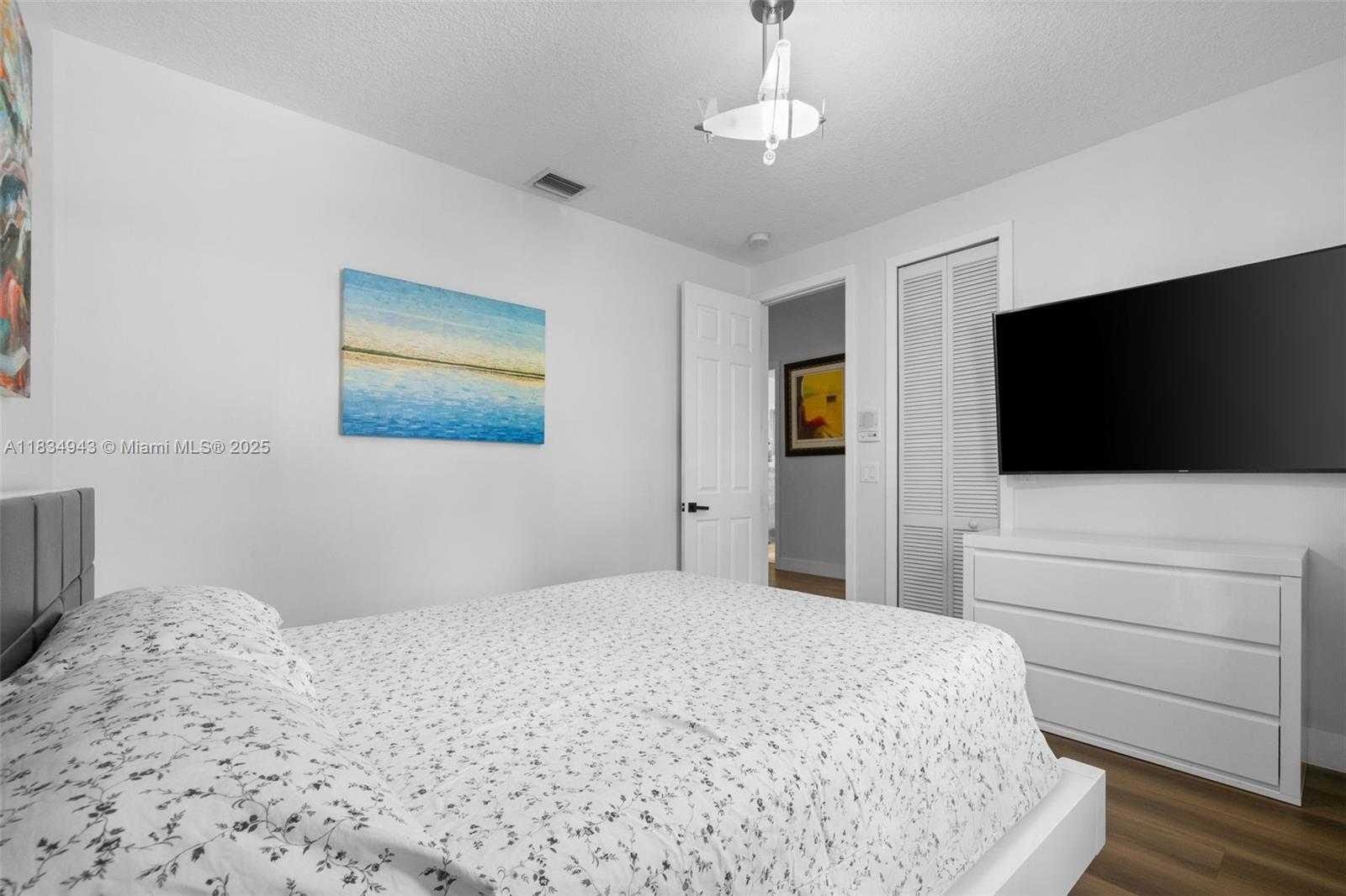 Small Image of 14501 SOUTH WEST 33RD CT, Miramar Number 22