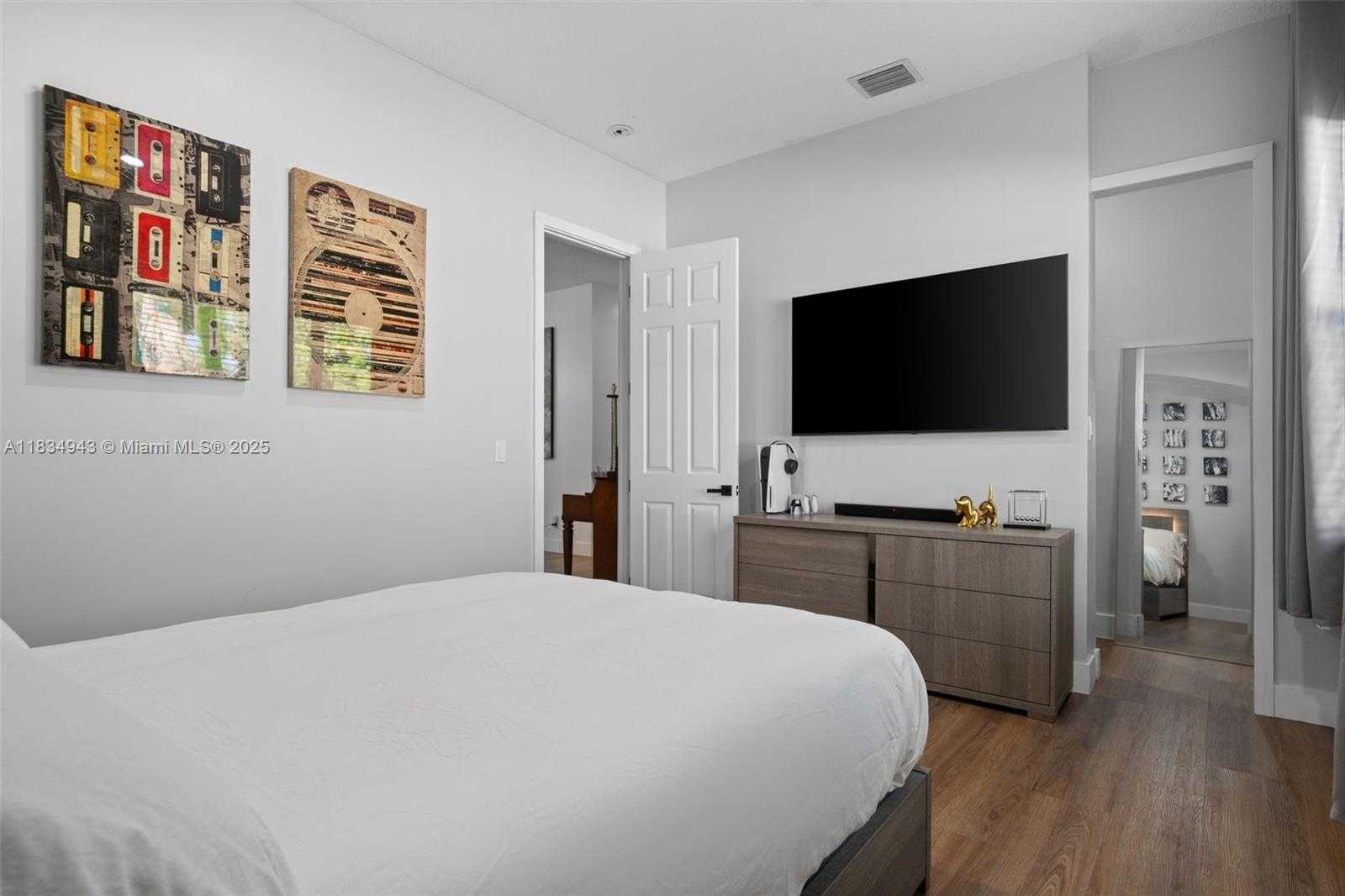 Small Image of 14501 SOUTH WEST 33RD CT, Miramar Number 28