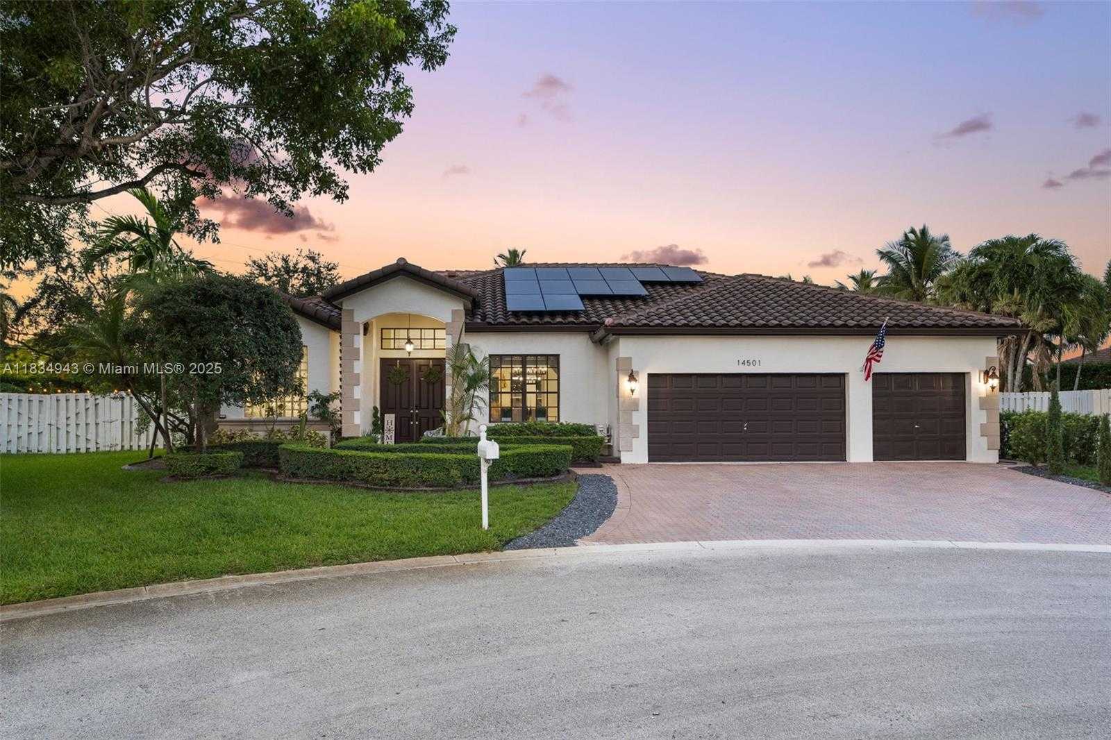 Small Image of 14501 SOUTH WEST 33RD CT, Miramar Number 3