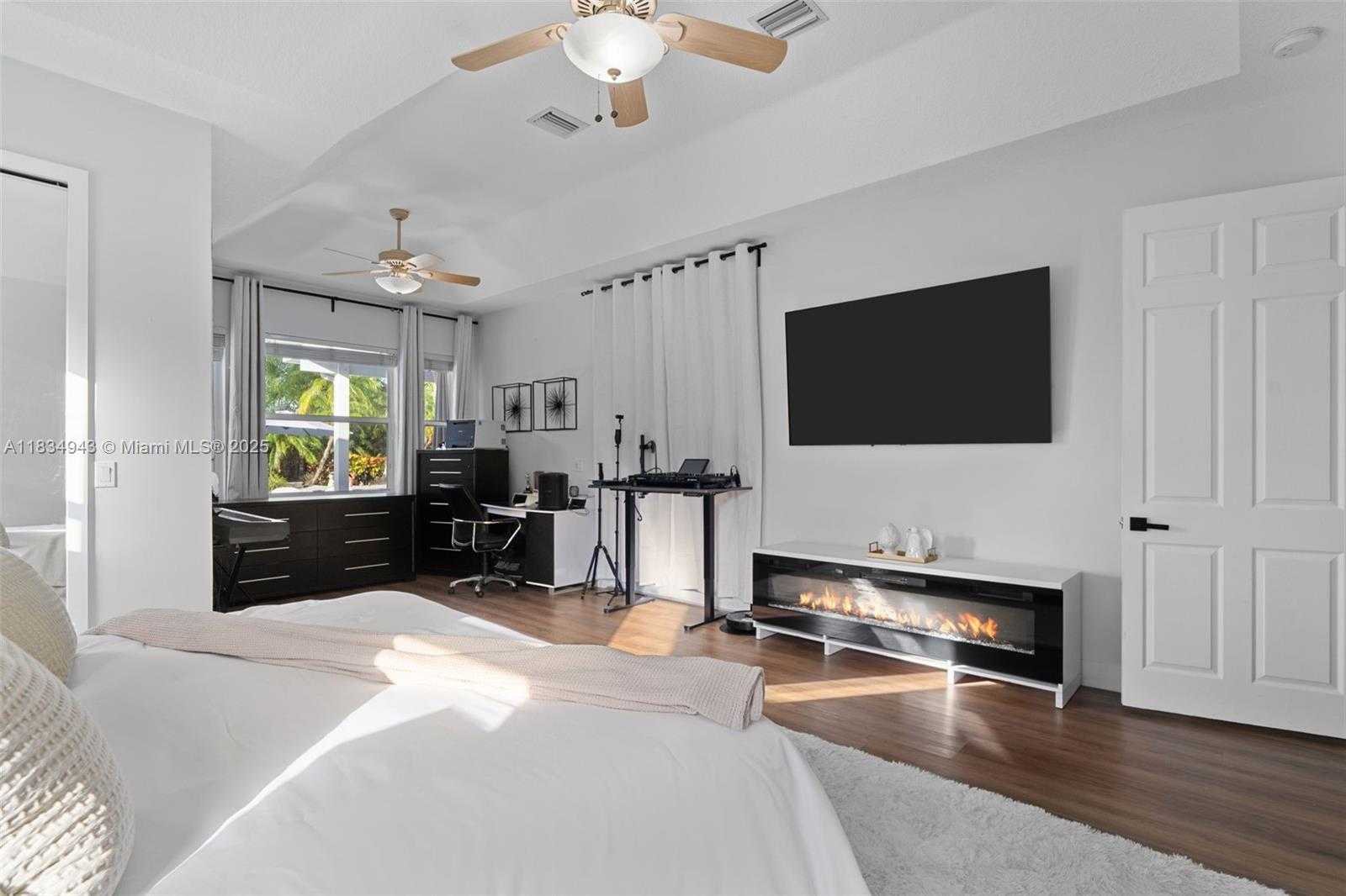 Small Image of 14501 SOUTH WEST 33RD CT, Miramar Number 34