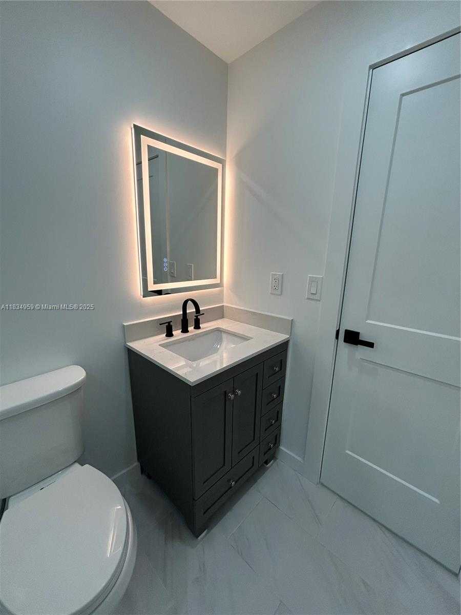 Small Image of 2917 NORTH WEST 6TH AVE, Wilton Manors Number 13