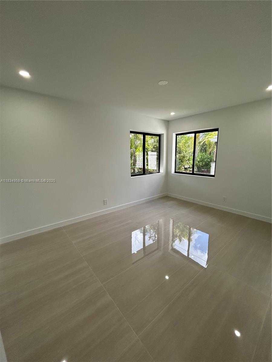 Small Image of 2917 NORTH WEST 6TH AVE, Wilton Manors Number 14