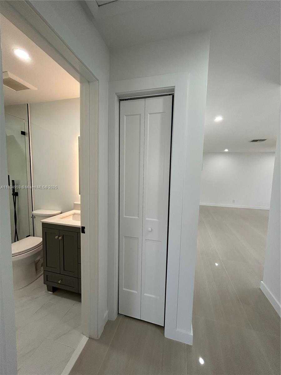 Small Image of 2917 NORTH WEST 6TH AVE, Wilton Manors Number 16