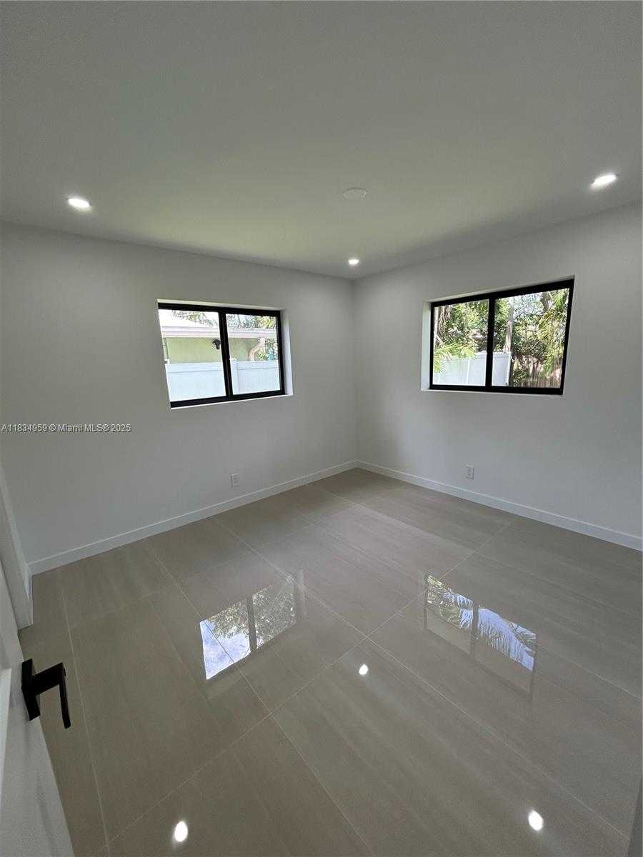 Small Image of 2917 NORTH WEST 6TH AVE, Wilton Manors Number 17