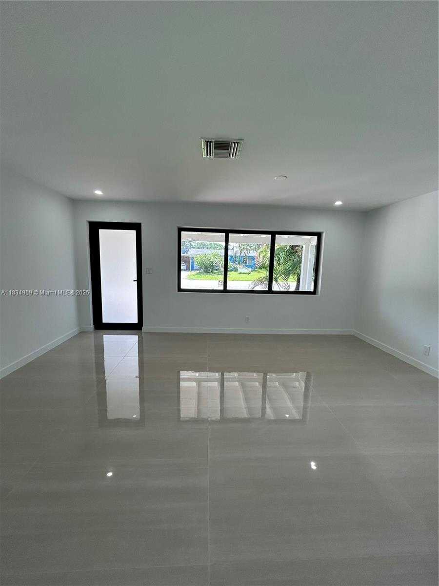 Small Image of 2917 NORTH WEST 6TH AVE, Wilton Manors Number 4