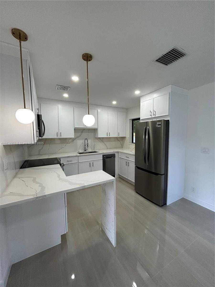 Small Image of 2917 NORTH WEST 6TH AVE, Wilton Manors Number 9