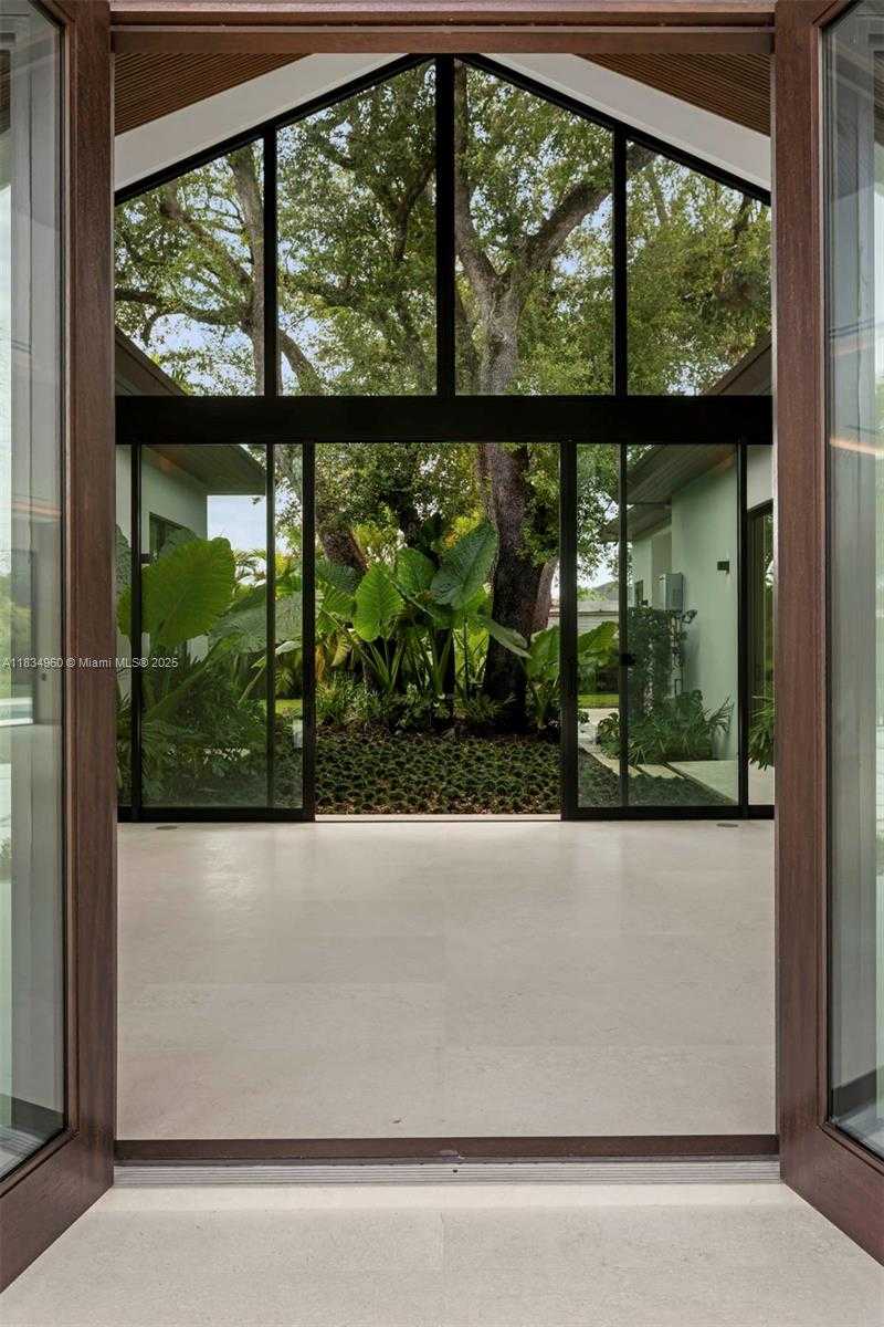 Small Image of 6445 SOUTH WEST 102ND AVE, Miami Number 12