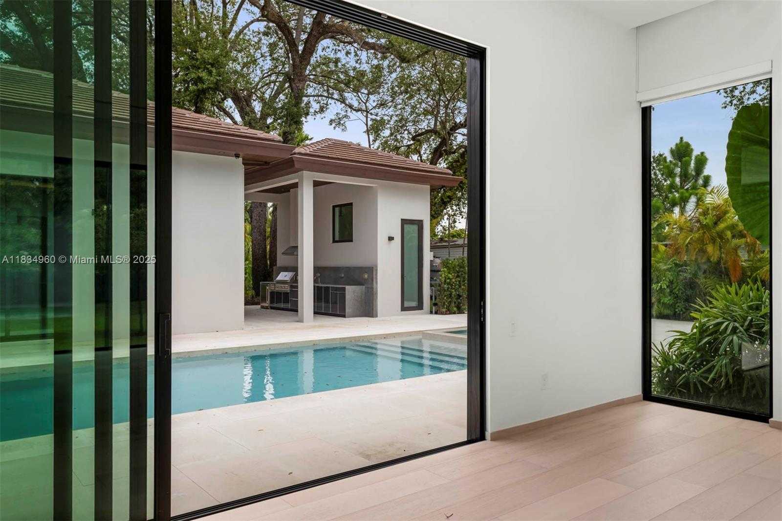 Small Image of 6445 SOUTH WEST 102ND AVE, Miami Number 16