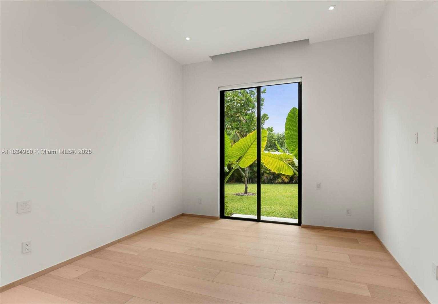 Small Image of 6445 SOUTH WEST 102ND AVE, Miami Number 17