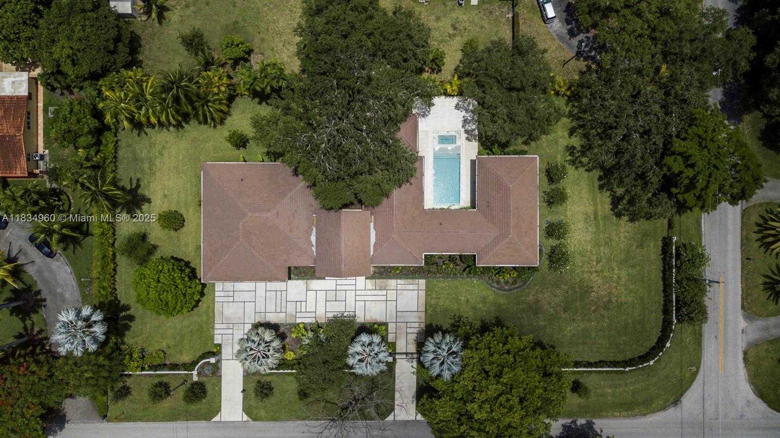 Small Image of 6445 SOUTH WEST 102ND AVE, Miami Number 25