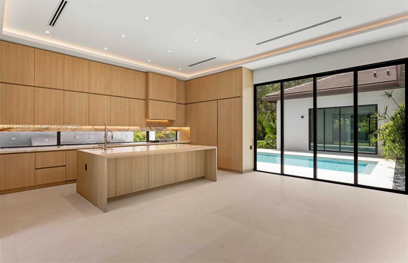Small Image of 6445 SOUTH WEST 102ND AVE, Miami Number 7