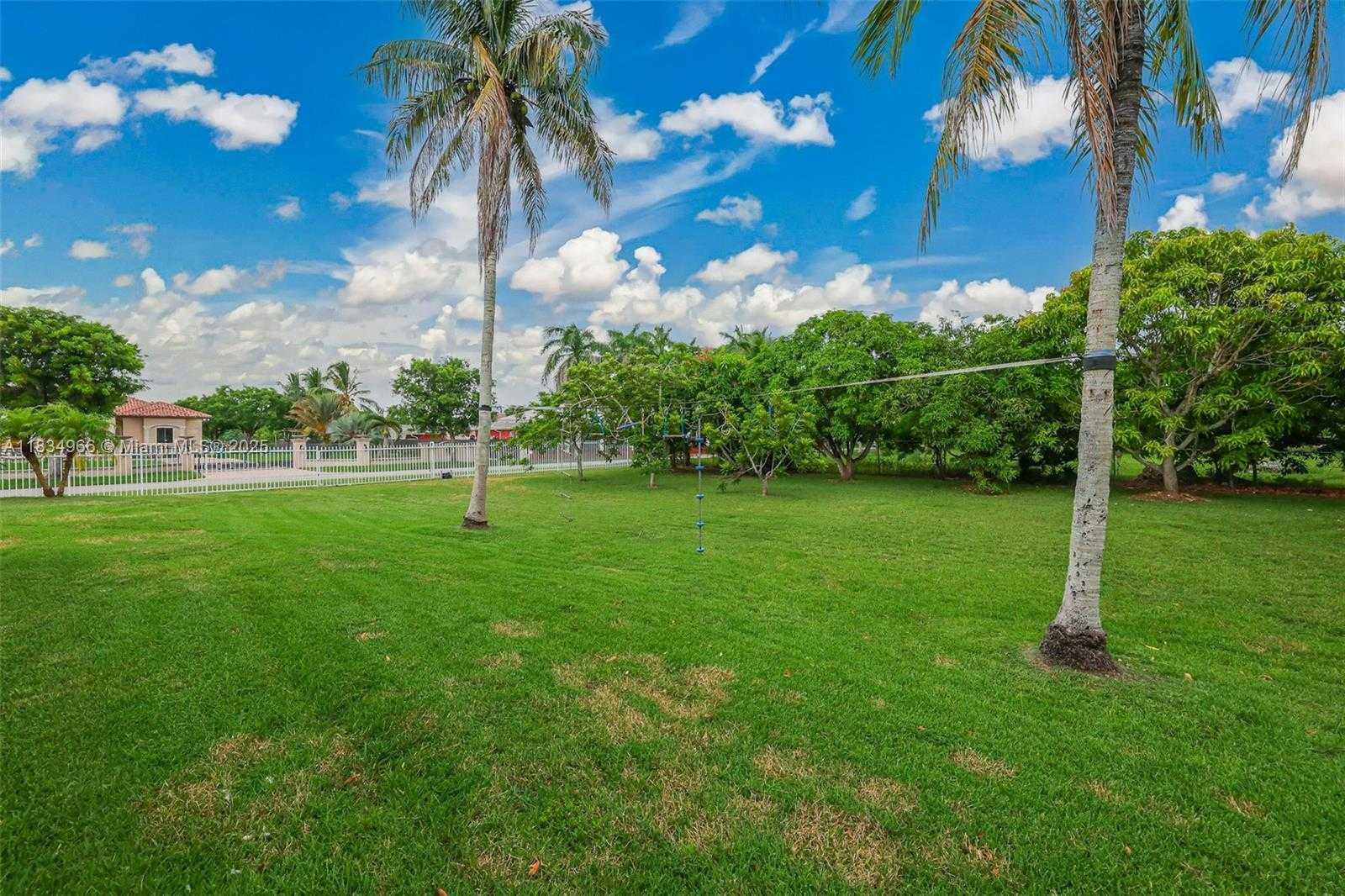 Small Image of 20890 SOUTH WEST 236TH ST, Homestead Number 12