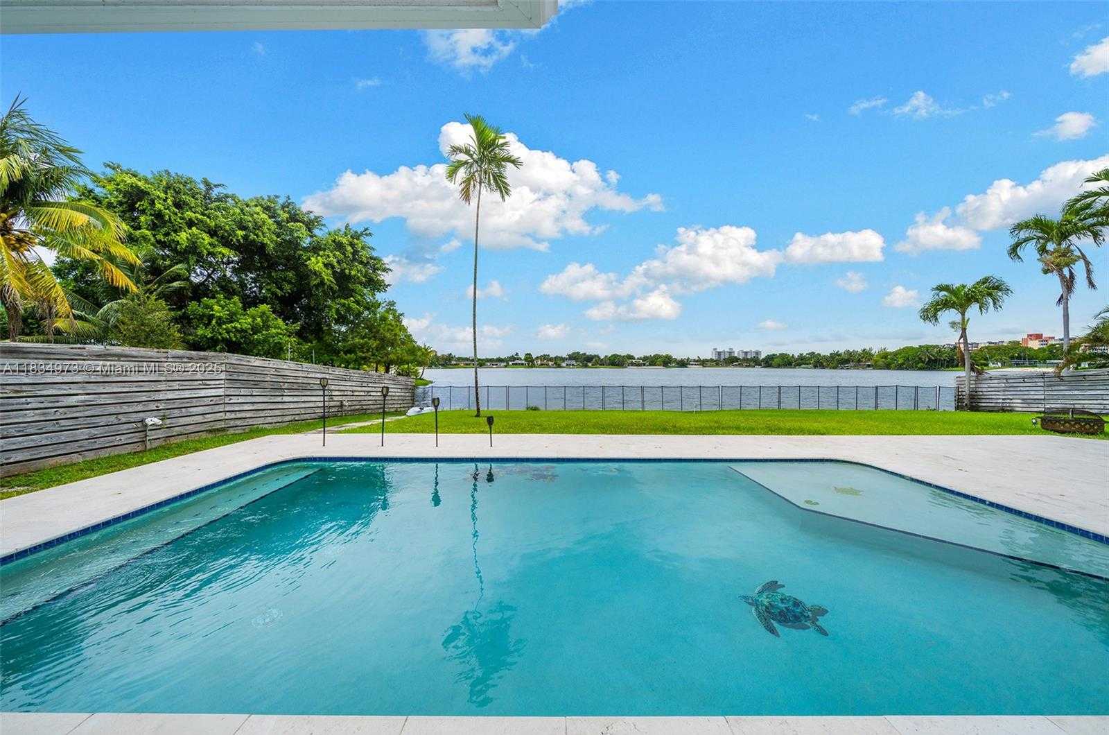 Small Image of 1930 NORTH EAST 193RD ST, Miami Number 19