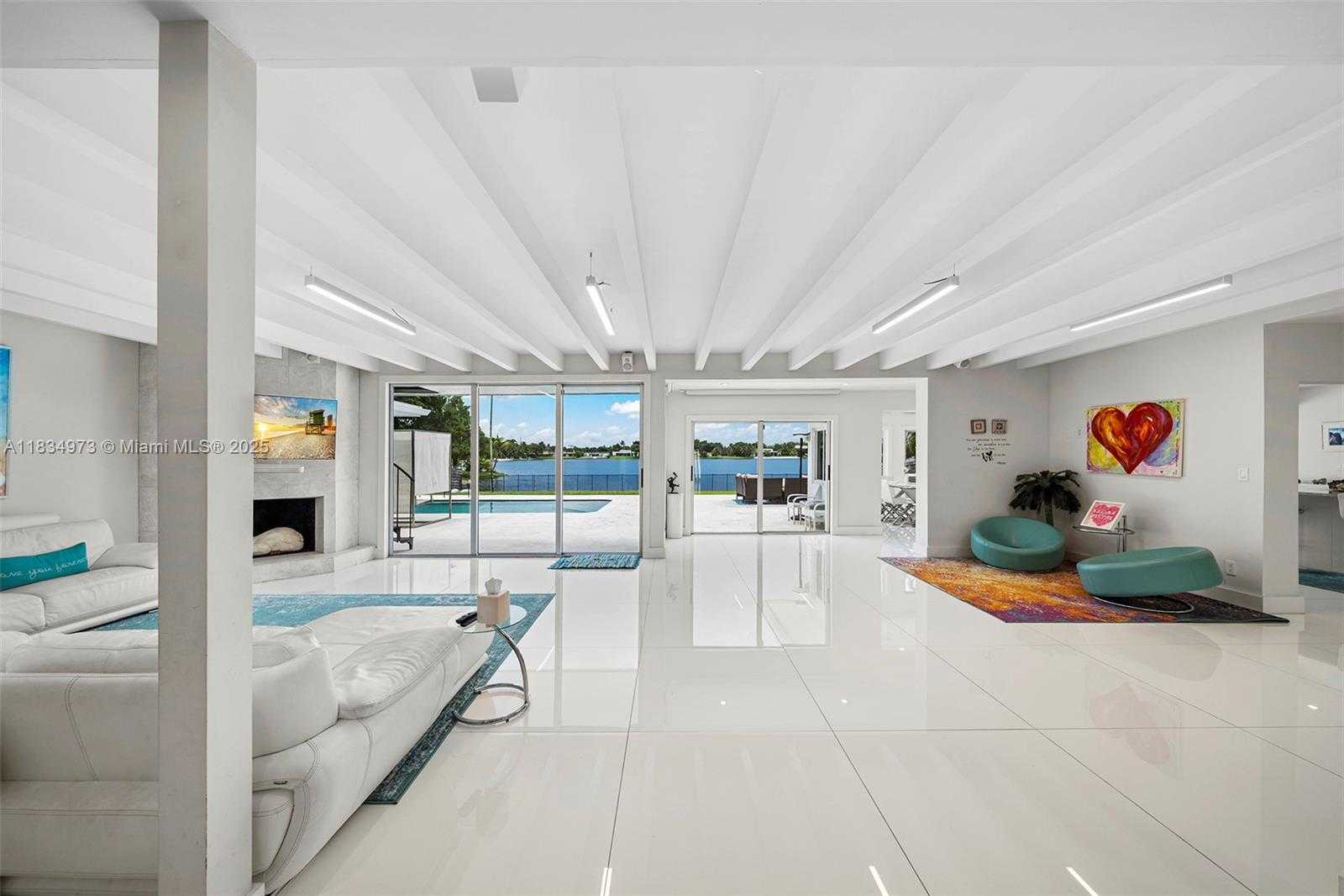 Small Image of 1930 NORTH EAST 193RD ST, Miami Number 4