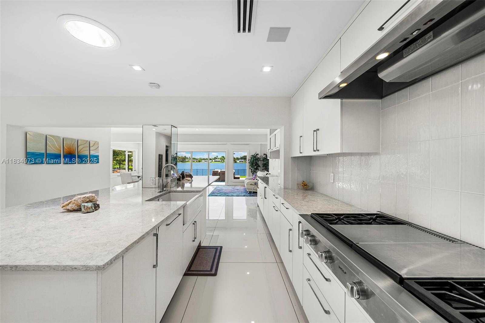 Small Image of 1930 NORTH EAST 193RD ST, Miami Number 7