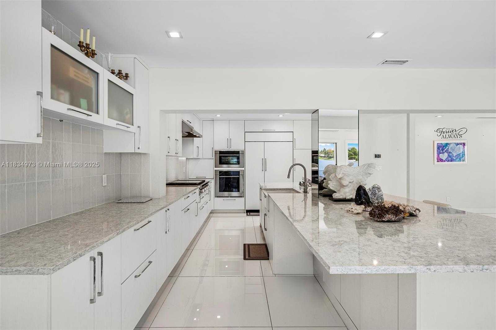 Small Image of 1930 NORTH EAST 193RD ST, Miami Number 8