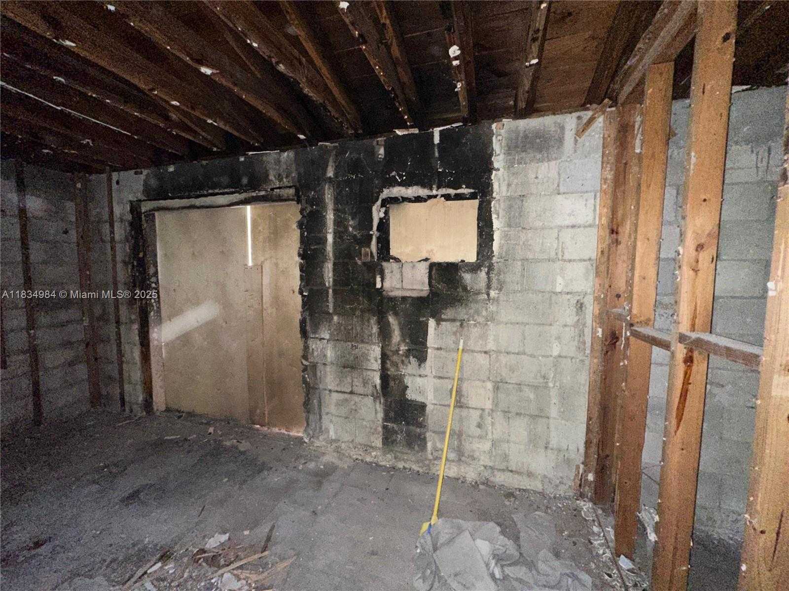 Small Image of 60 NORTH WEST 120TH TER, North Miami Number 9