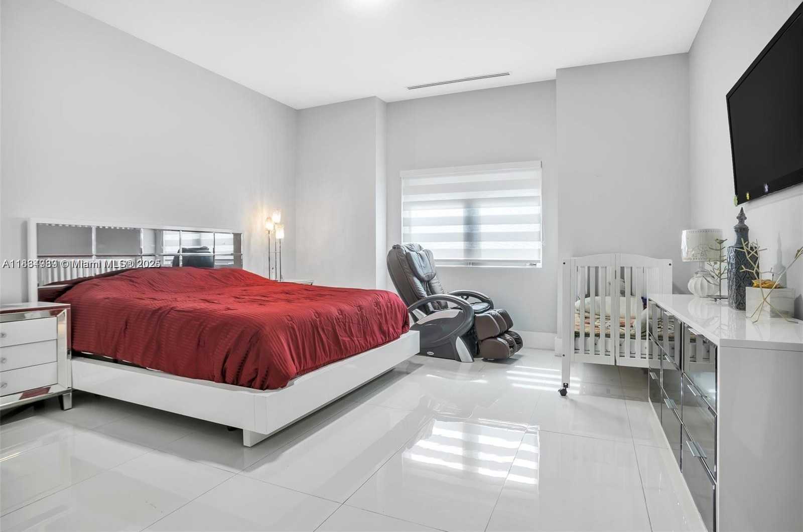 Small Image of 11350 NORTH WEST 8TH ST, Plantation Number 21