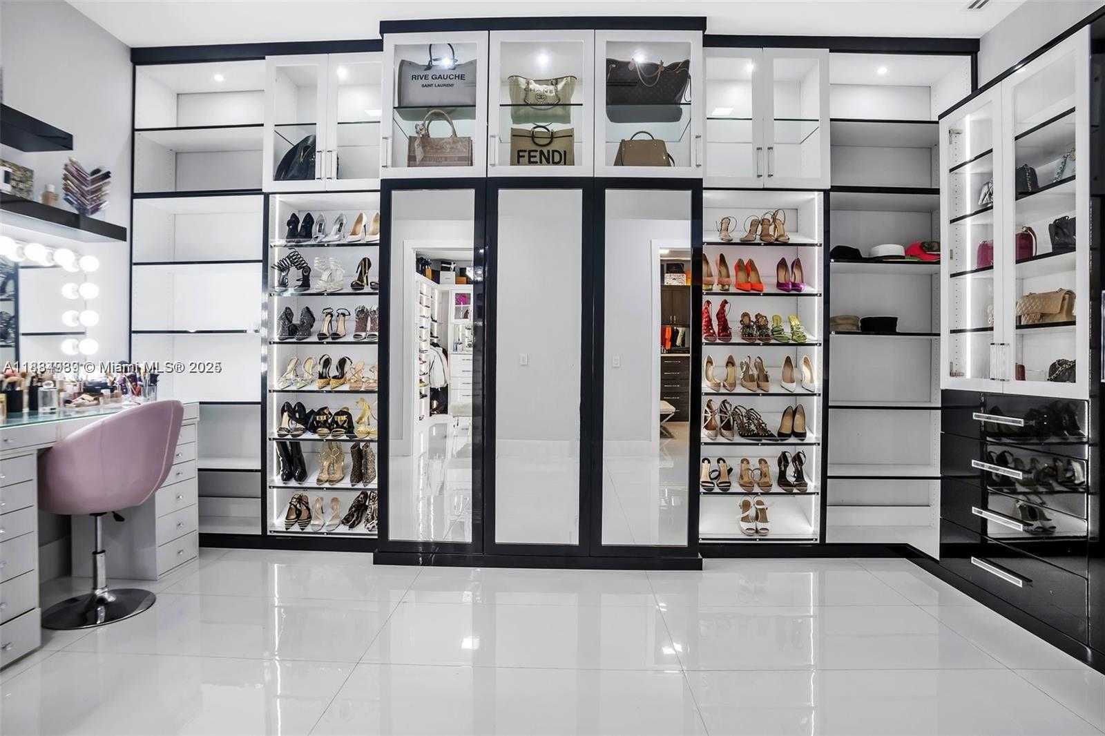 Small Image of 11350 NORTH WEST 8TH ST, Plantation Number 32
