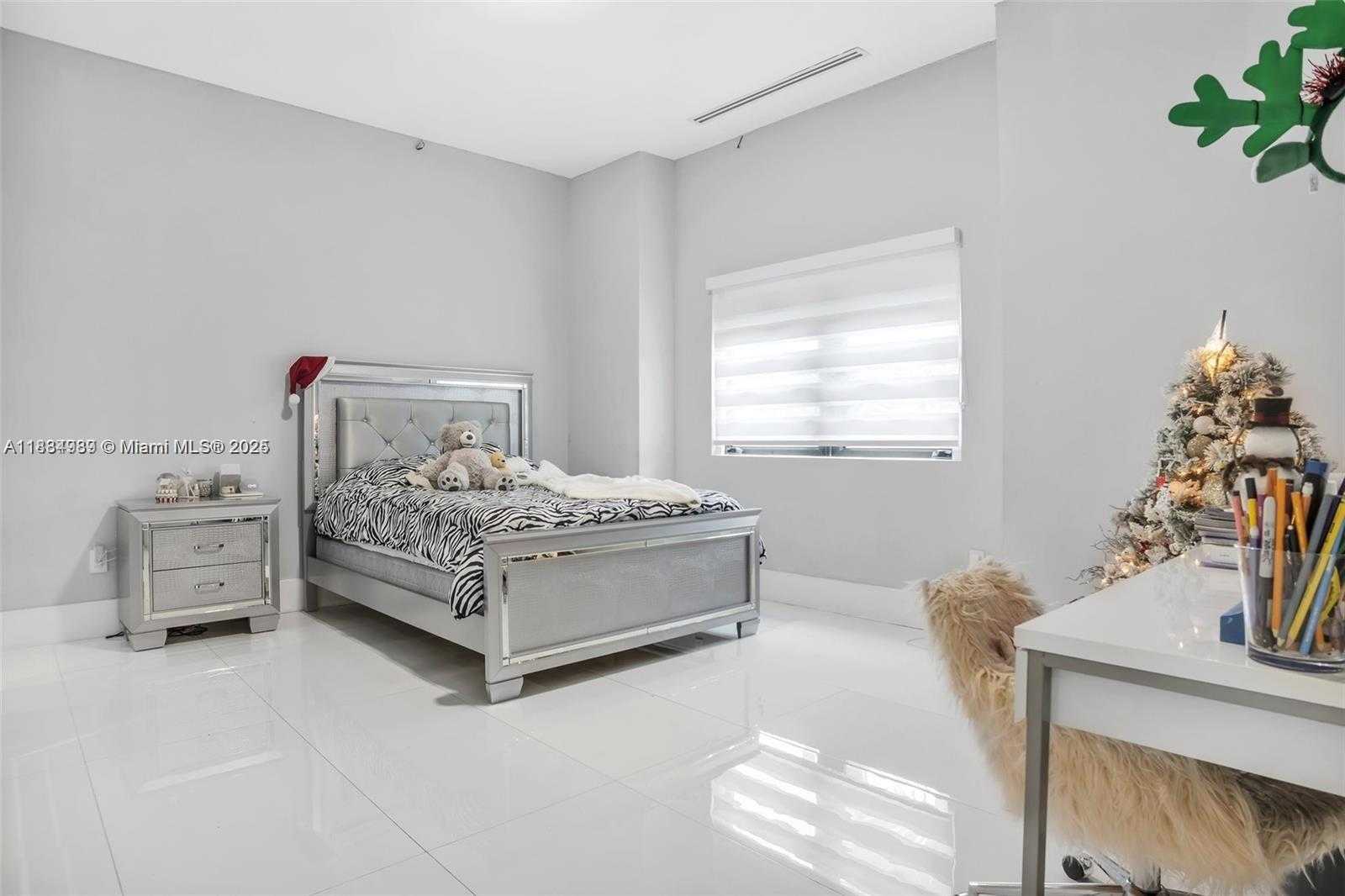 Small Image of 11350 NORTH WEST 8TH ST, Plantation Number 39