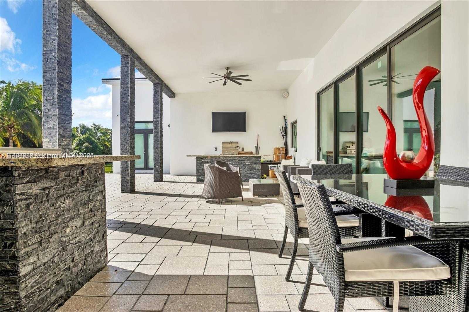 Small Image of 11350 NORTH WEST 8TH ST, Plantation Number 47