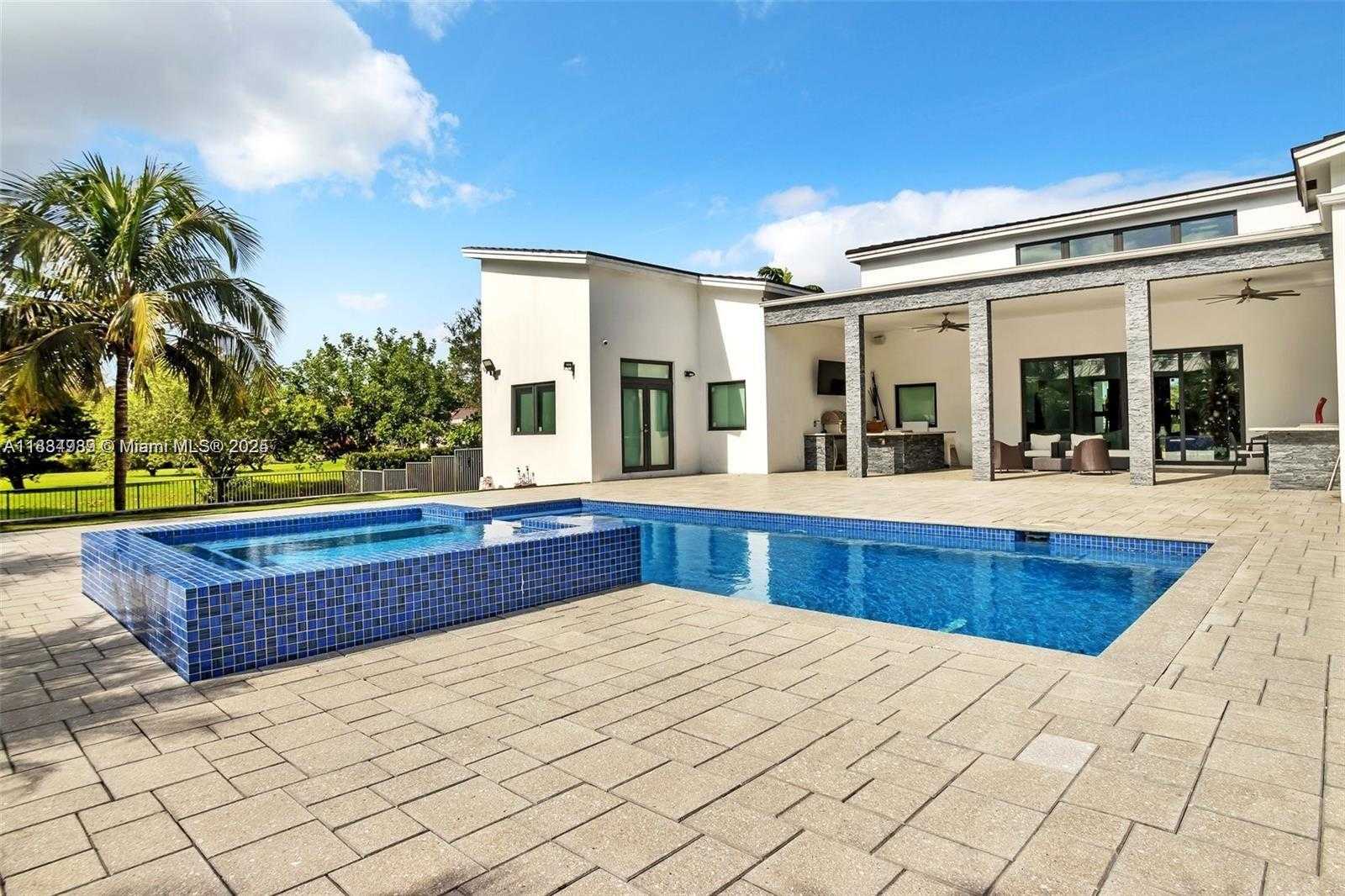 Small Image of 11350 NORTH WEST 8TH ST, Plantation Number 51