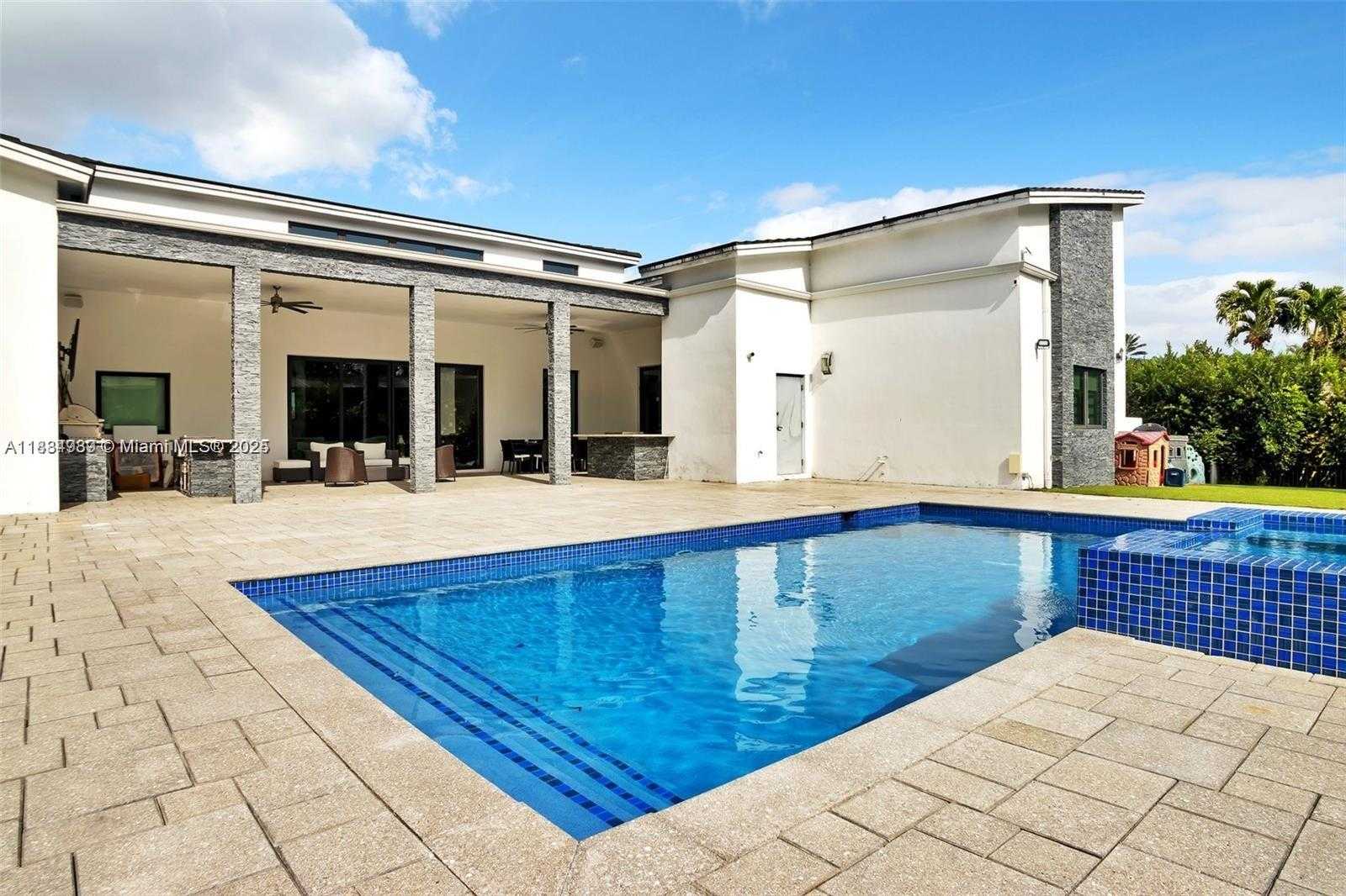 Small Image of 11350 NORTH WEST 8TH ST, Plantation Number 52