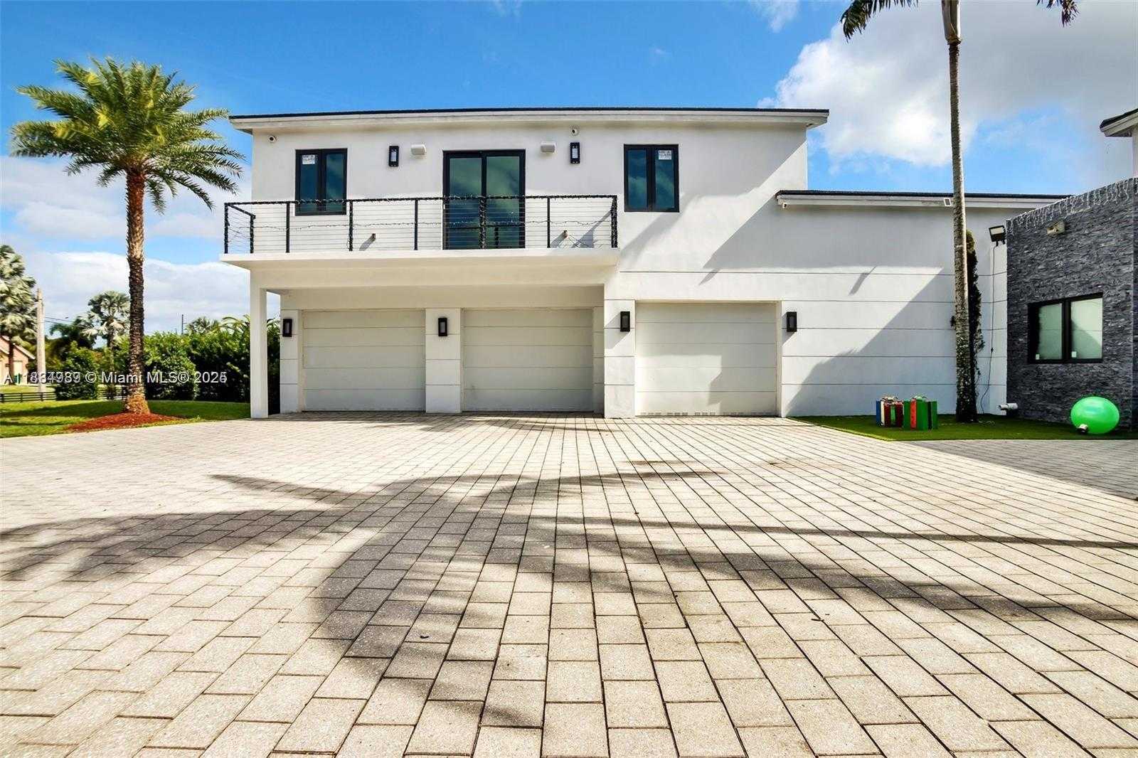 Small Image of 11350 NORTH WEST 8TH ST, Plantation Number 56